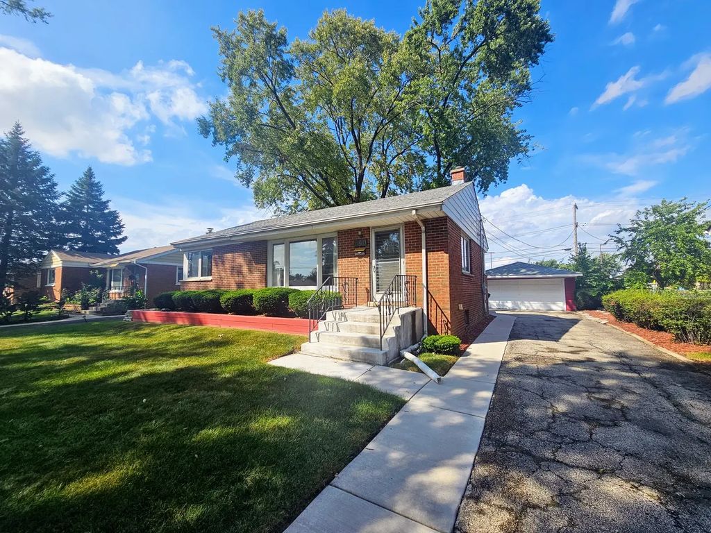 640 Van Buren Avenue, Des Plaines