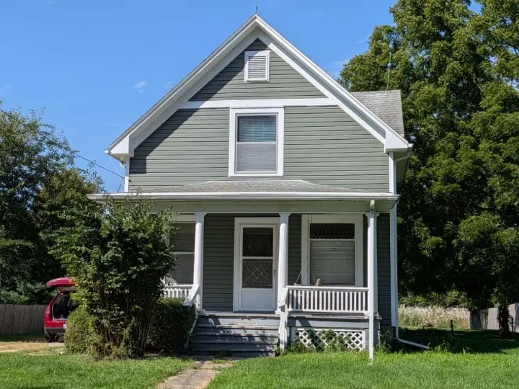 208 N Commercial Street, Baileyville