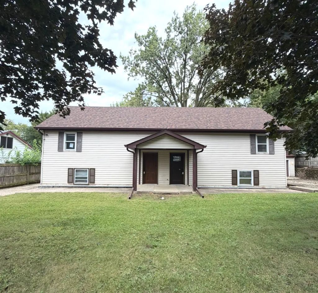 1722 Lyran Avenue, Rockford