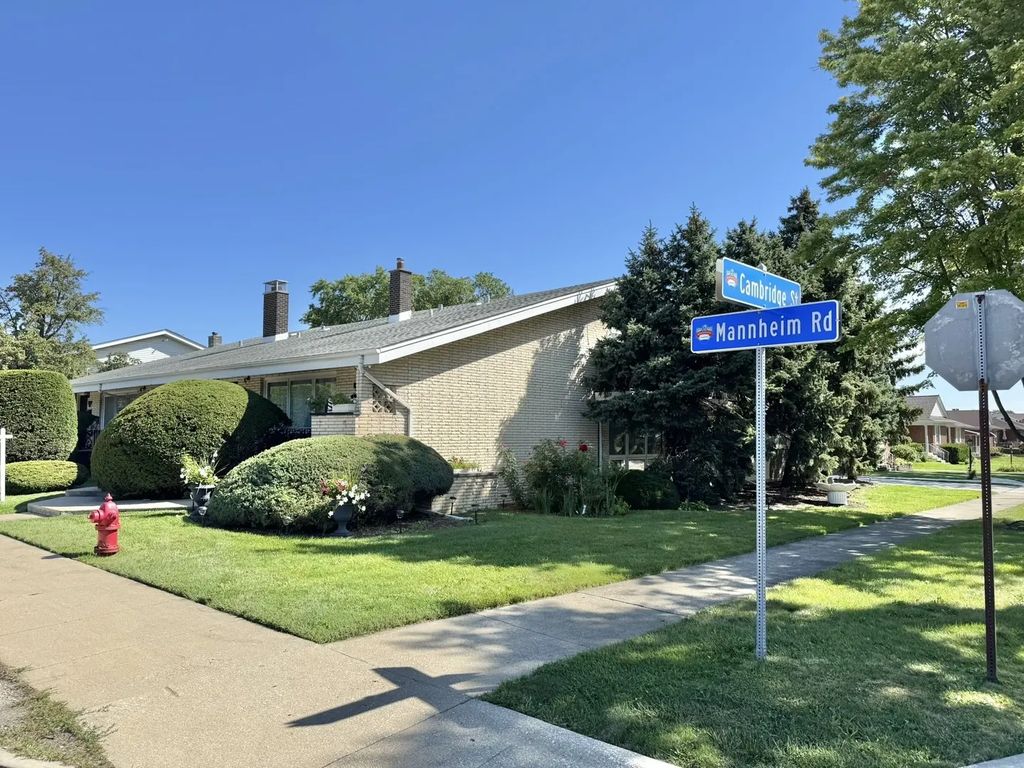 1247 S Mannheim Road 3, Westchester