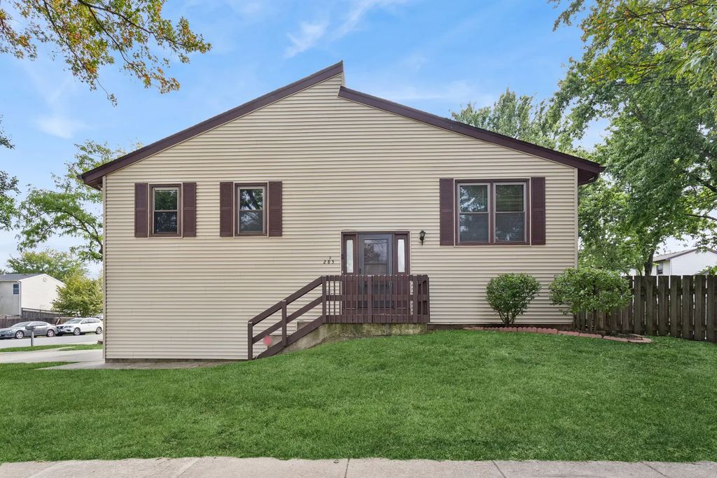 285 Navajo Drive, Bolingbrook