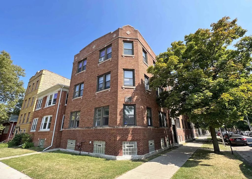 2722 W Rosemont Avenue 3, Chicago