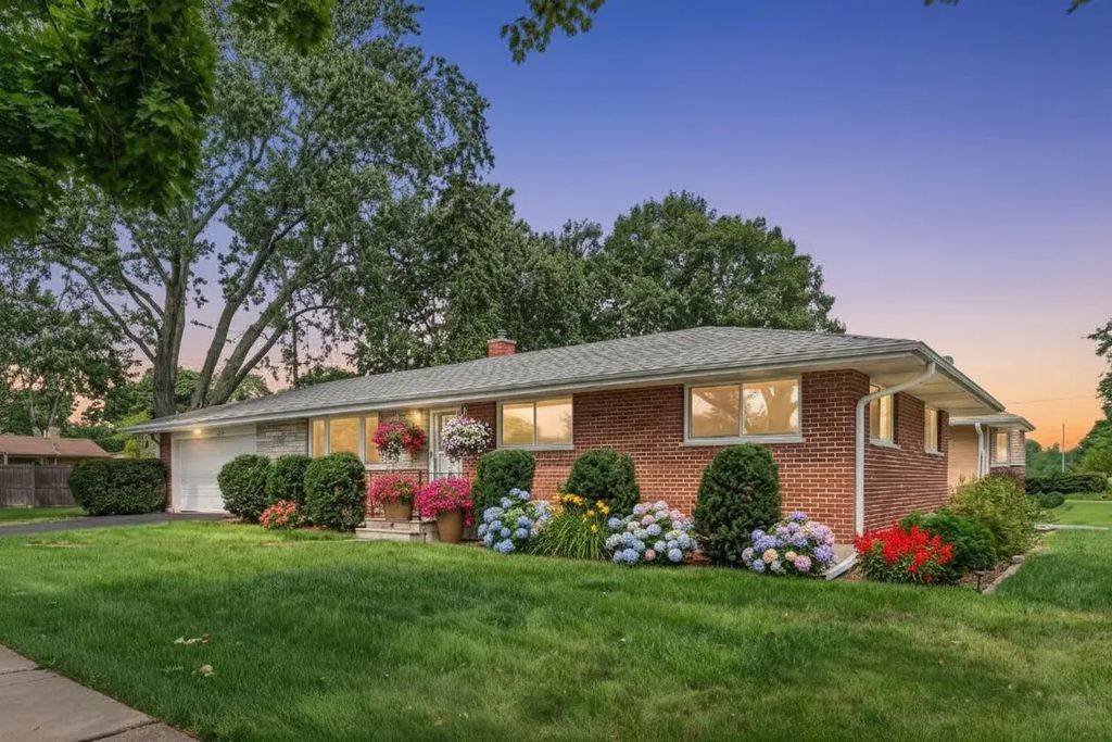 420 Berkshire Lane, Des Plaines
