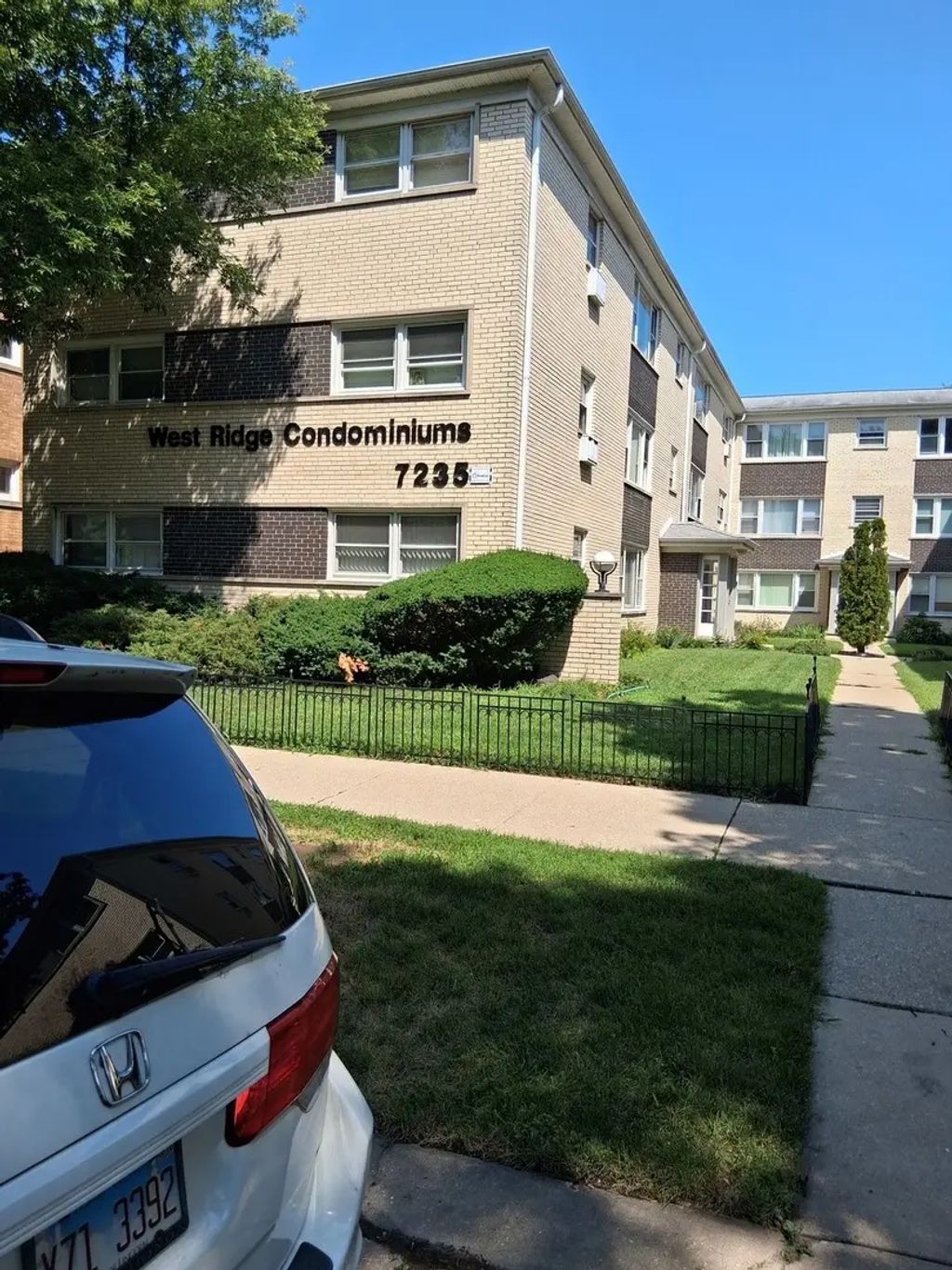 7235 N Hamilton Avenue, Chicago