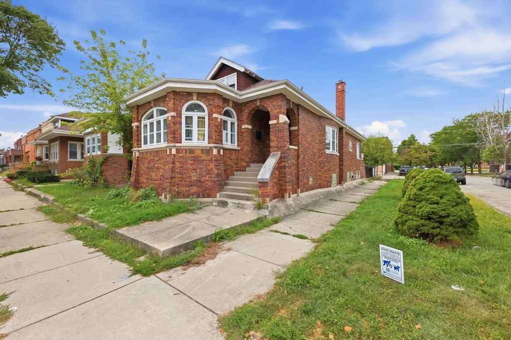 5700 S Maplewood Avenue, Chicago