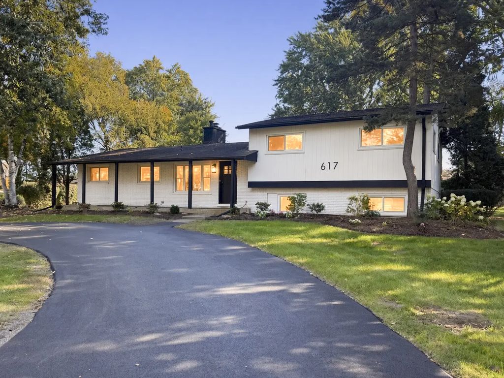 617 S Busse Road, Mount Prospect