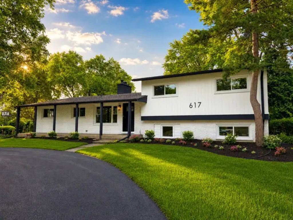 617 S Busse Road, Mount Prospect