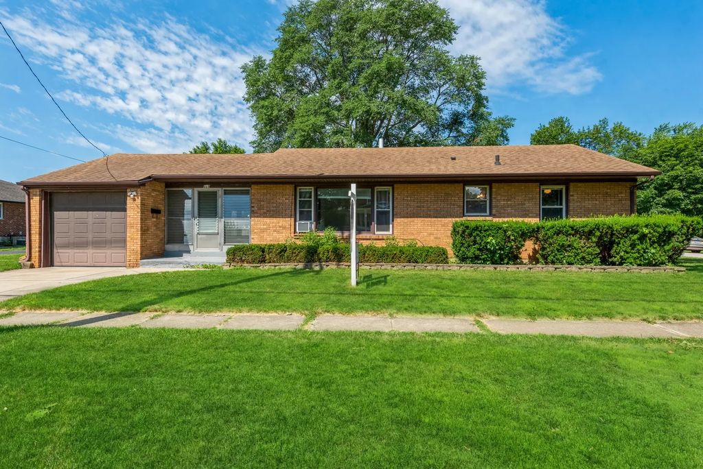 319 N Lord Avenue, Carpentersville