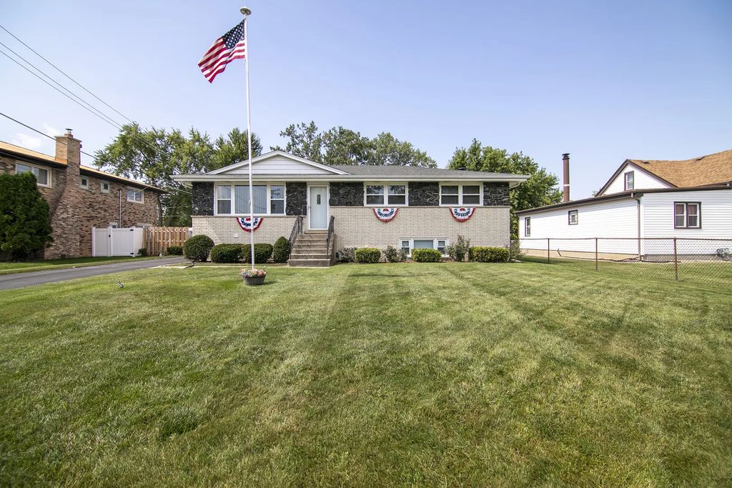 7416 S Octavia Avenue, Bridgeview