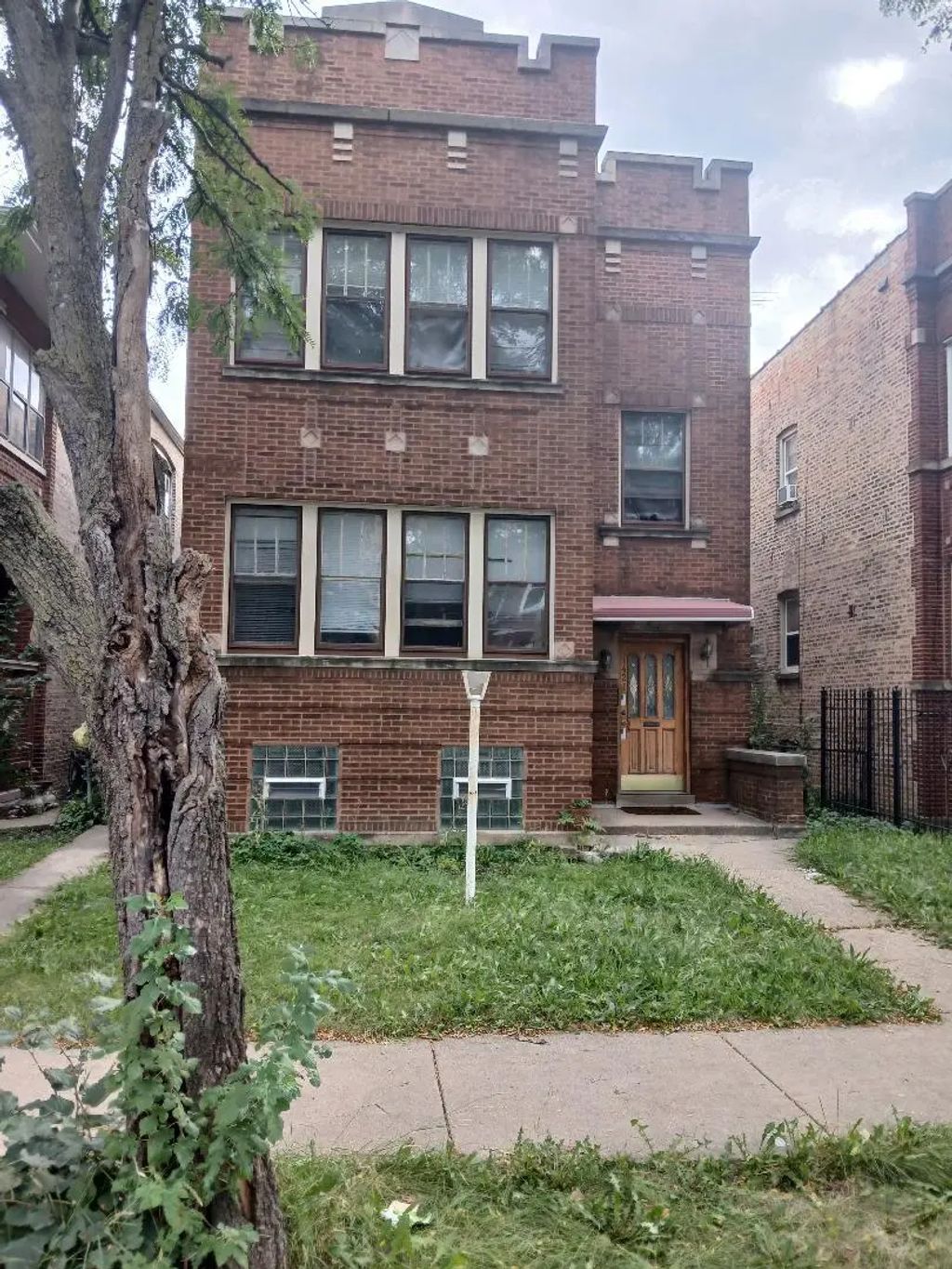 1421 N Austin Boulevard, Chicago