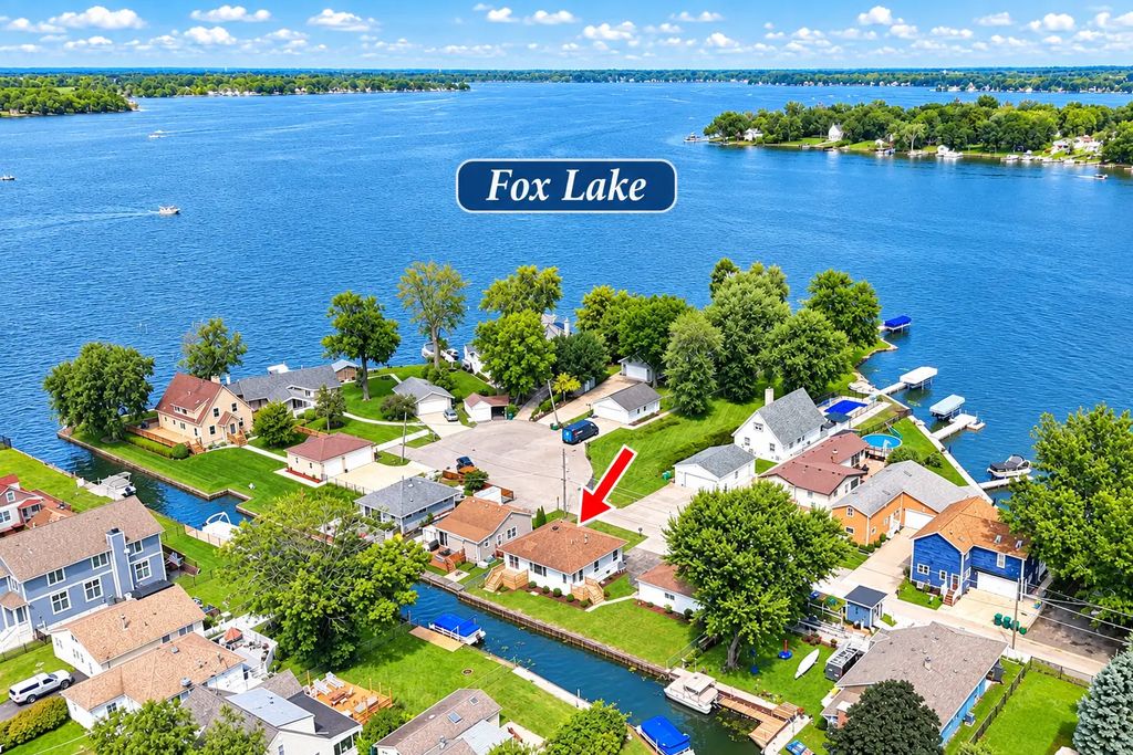 28 Lakeside Lane, Fox Lake