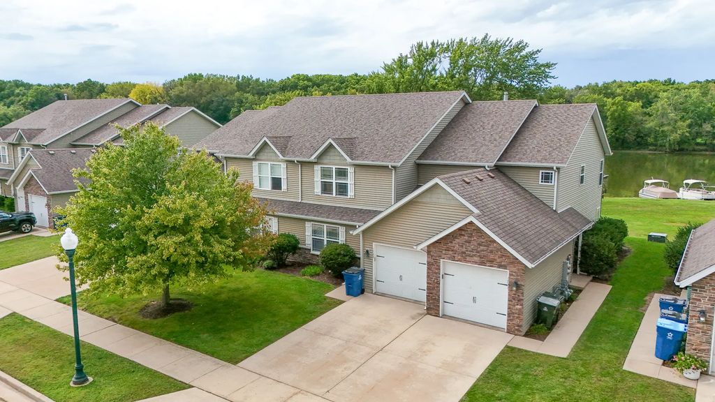 1721 W River Street 1721, Dixon