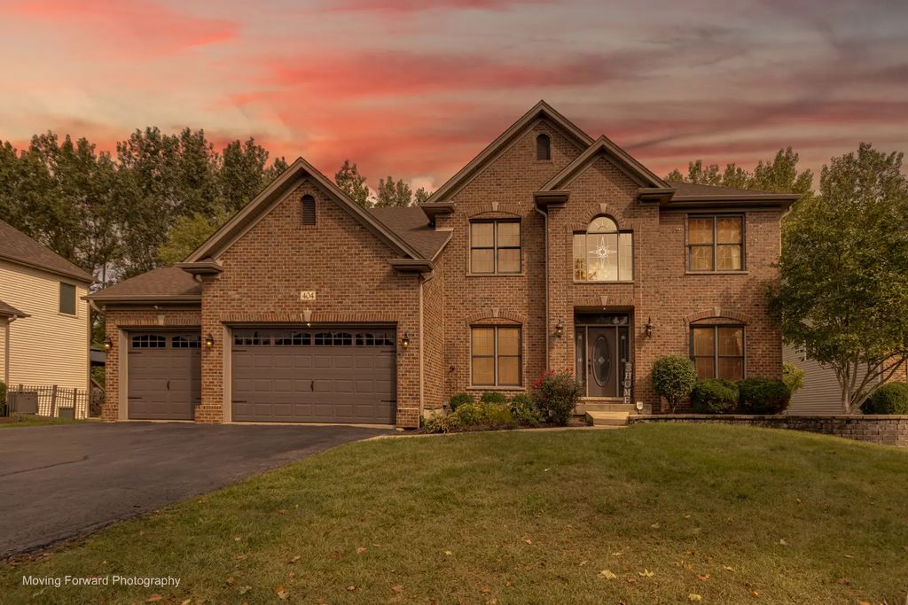 404 Heatherwood Drive, Oswego