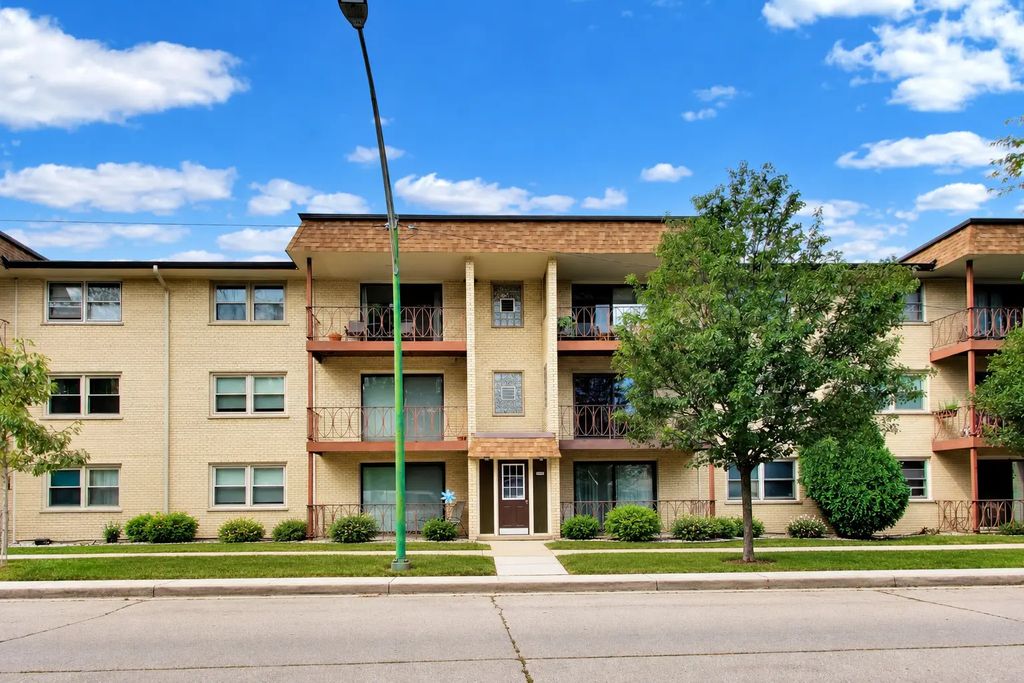 4540 N Linder Avenue 2d, Chicago
