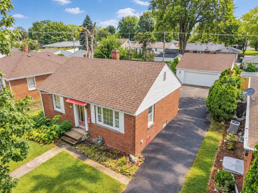 1613 Glenwood Avenue, Joliet