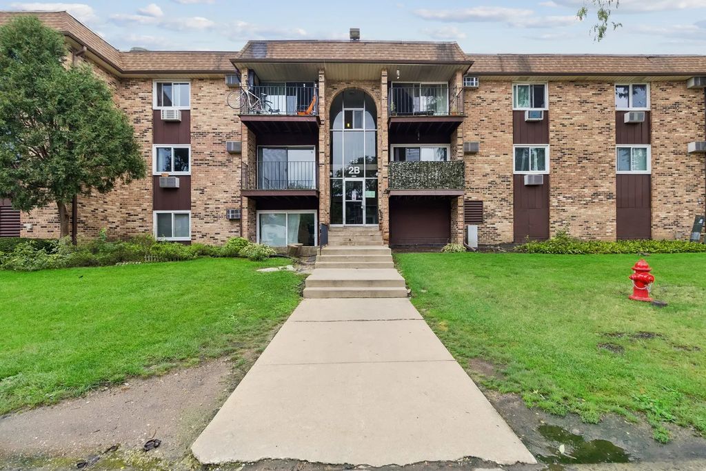 735 Hill Drive 112, Hoffman Estates