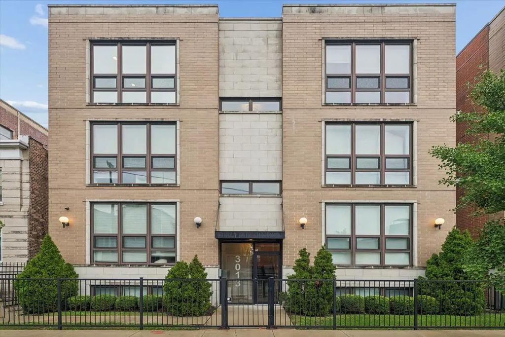 3013 N California Avenue 3n, Chicago