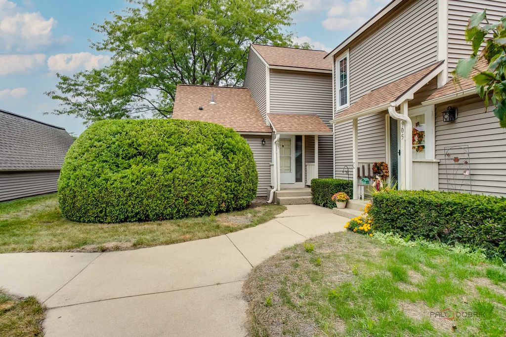 907 Vose Drive, Gurnee