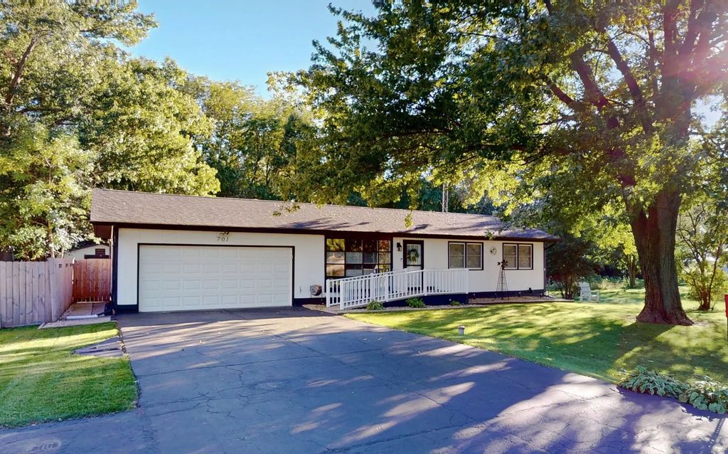 42w701 Star Lane, Sugar Grove