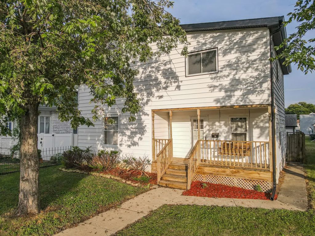 136 N Oak Street, Manteno
