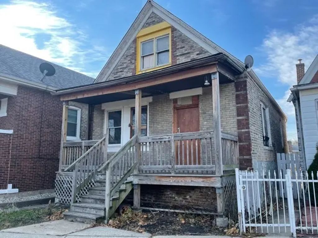 1350 N Monticello Avenue, Chicago