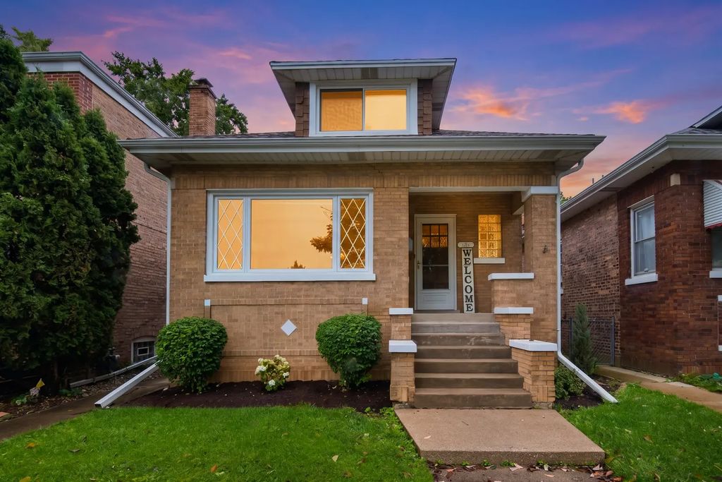 4213 Elm Avenue, Brookfield