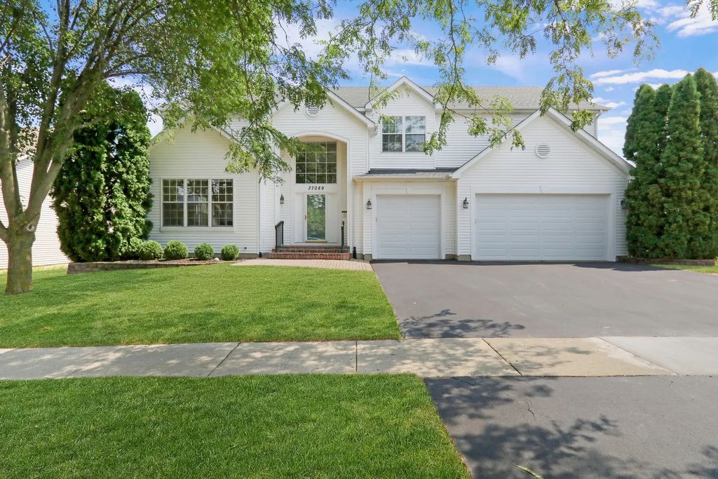 37089 N Bonnie Brae Road, Lake Villa