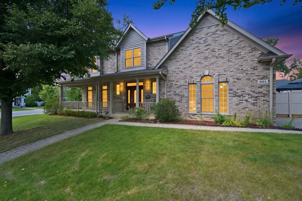 301 Spruce Street, Glenview