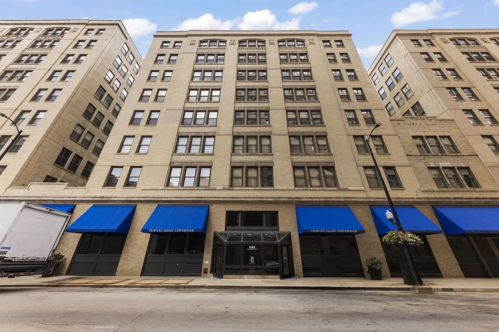 640 S Federal Street 802, Chicago
