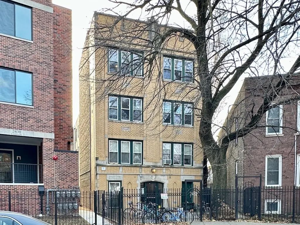 2432 N Linden Place B6, Chicago