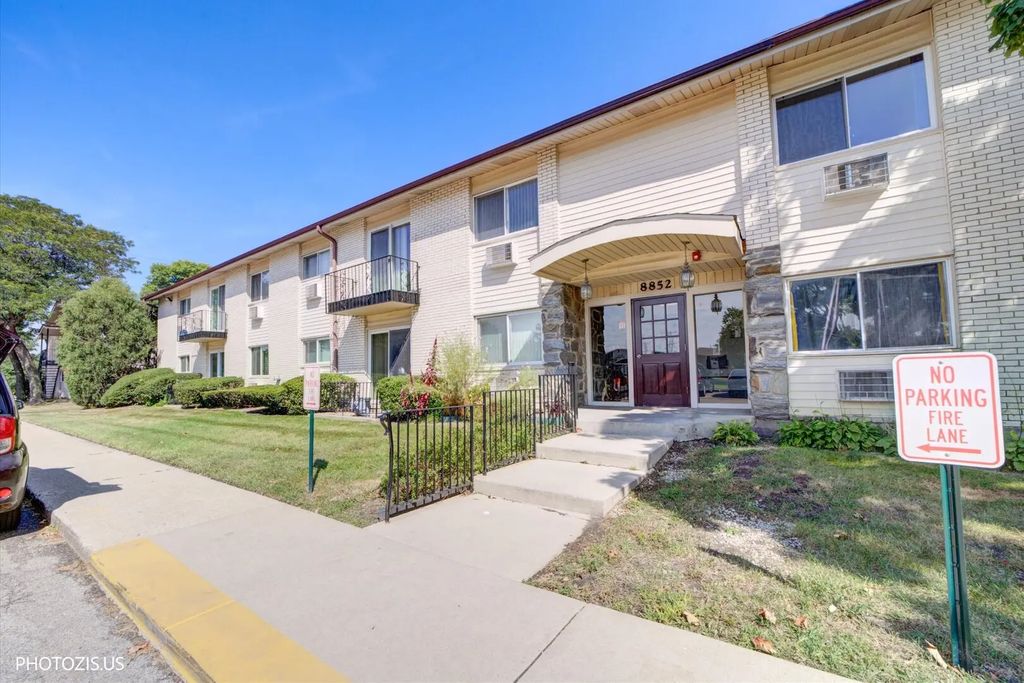 8852 N Leslie Lane 2c, Des Plaines