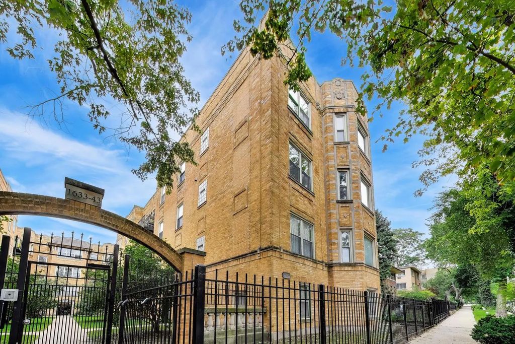 1639 W Farwell Avenue 2, Chicago