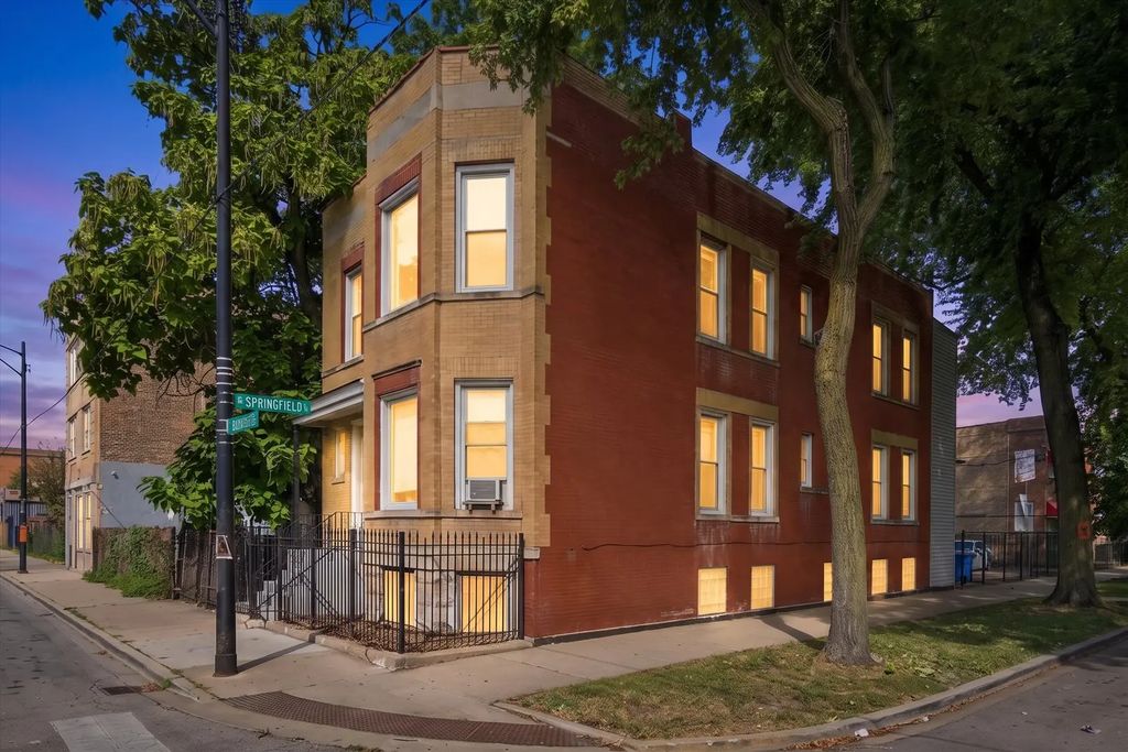 3900 W Division Street, Chicago