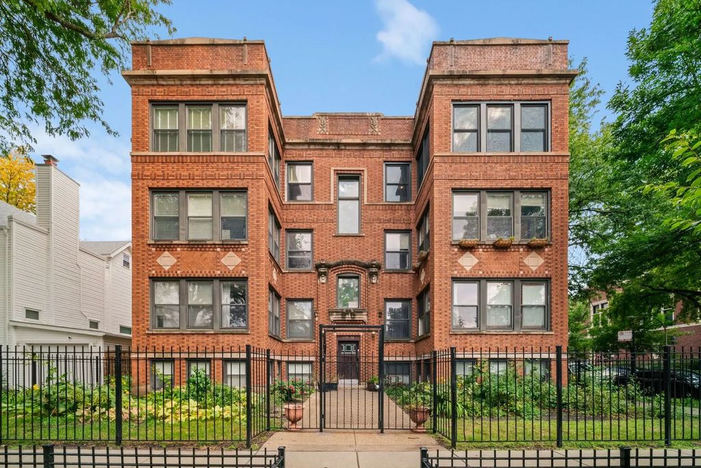 6701 N Bosworth Avenue 3, Chicago