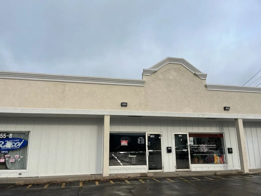 1169 S Elmhurst Road, Des Plaines
