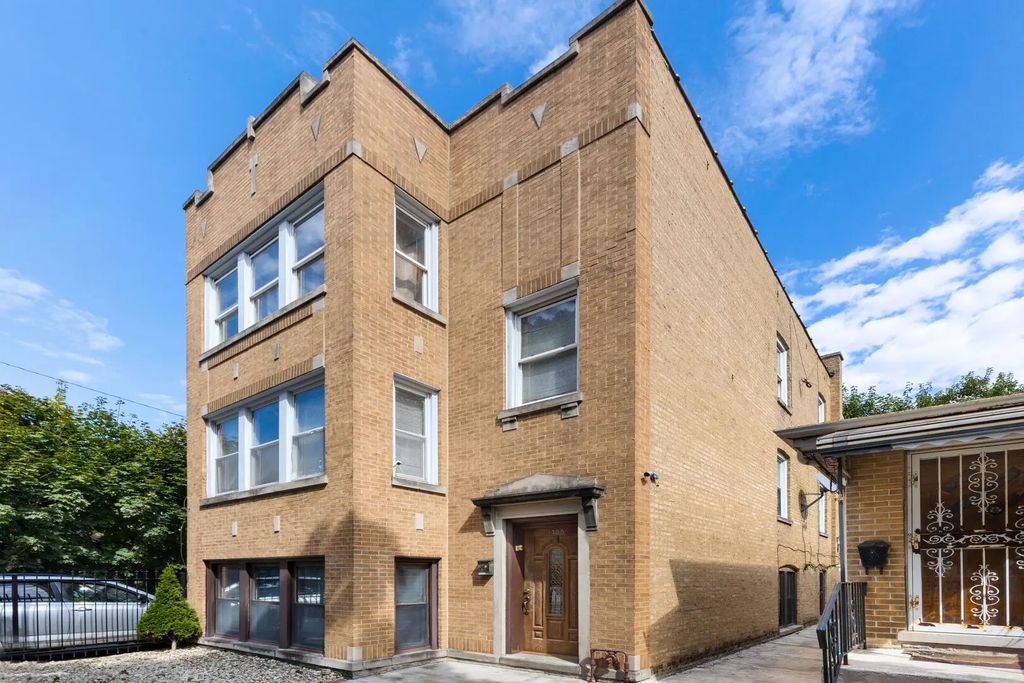 1755 N Kedvale Avenue, Chicago