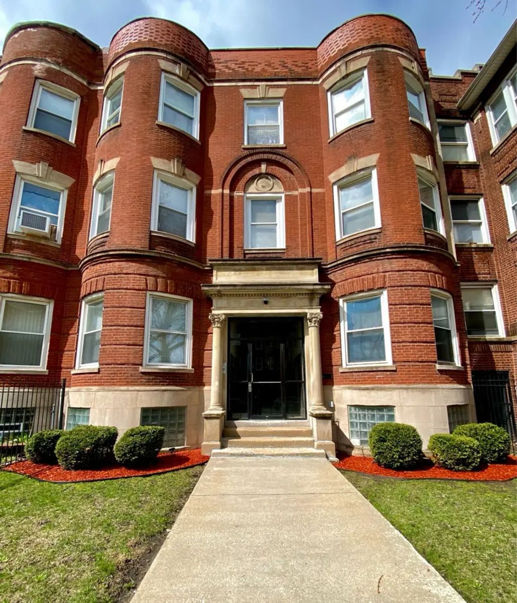 5648 S Calumet Avenue, Chicago