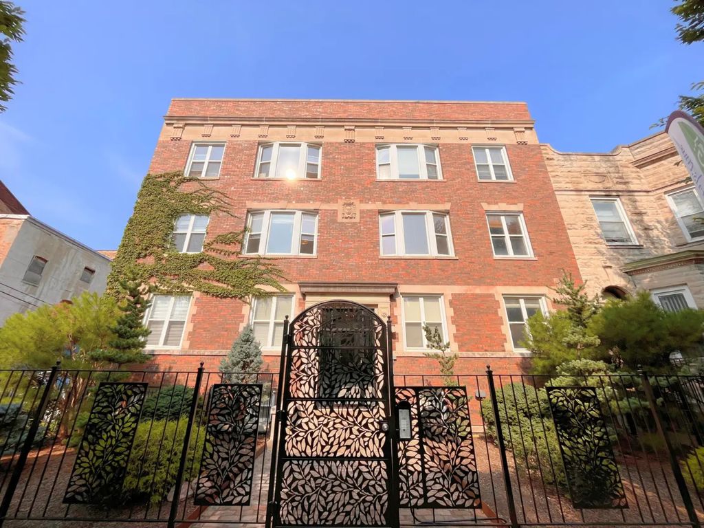 4240 S Calumet Avenue, Chicago