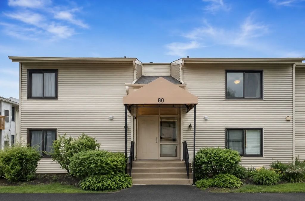 80 Commonwealth Court 3, Vernon Hills