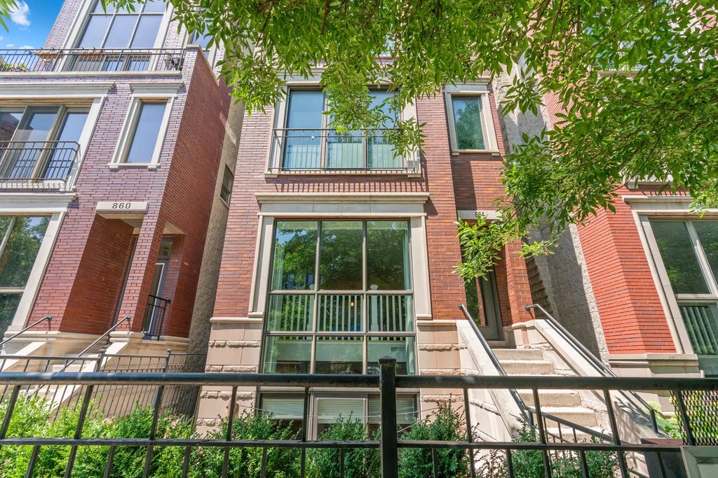 864 N Paulina Street 3, Chicago