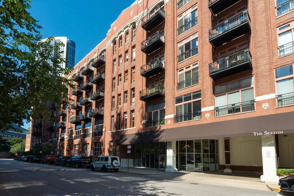 360 W Illinois Street 8a, Chicago