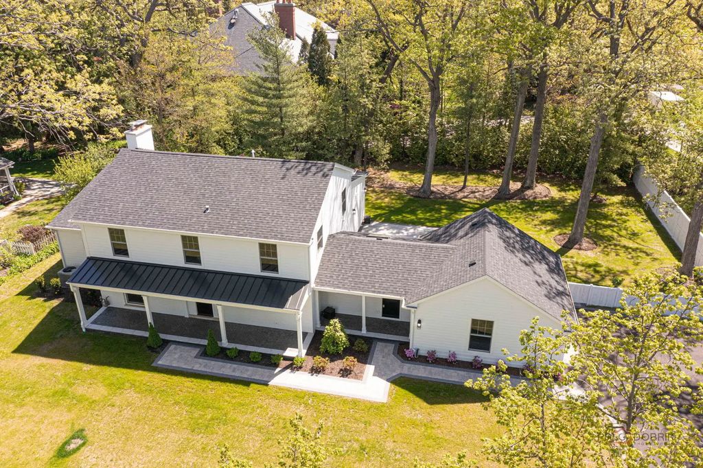 707 Brierhill Road, Deerfield