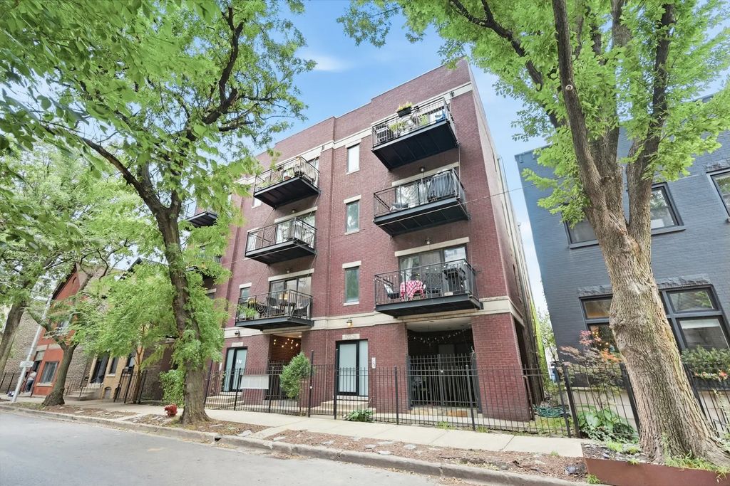 524 N Hermitage Avenue 2, Chicago