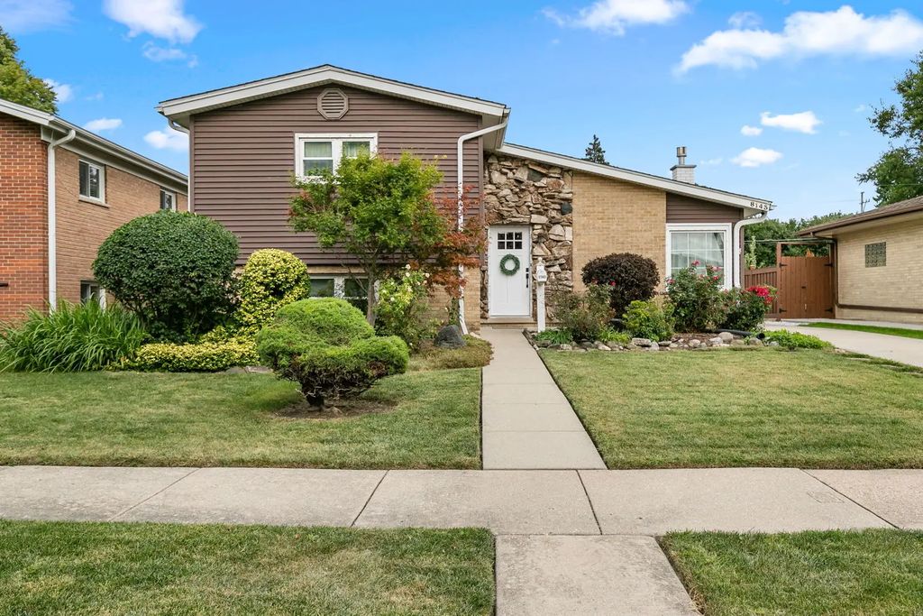 8143 N Clifton Avenue, Niles