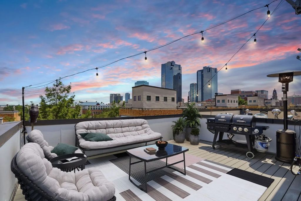 644 E Bluff Street, Fort Worth