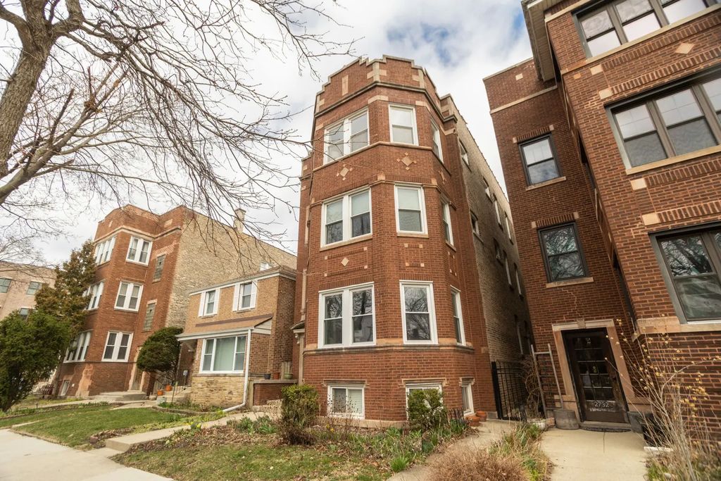 2734 W Argyle Street 3, Chicago