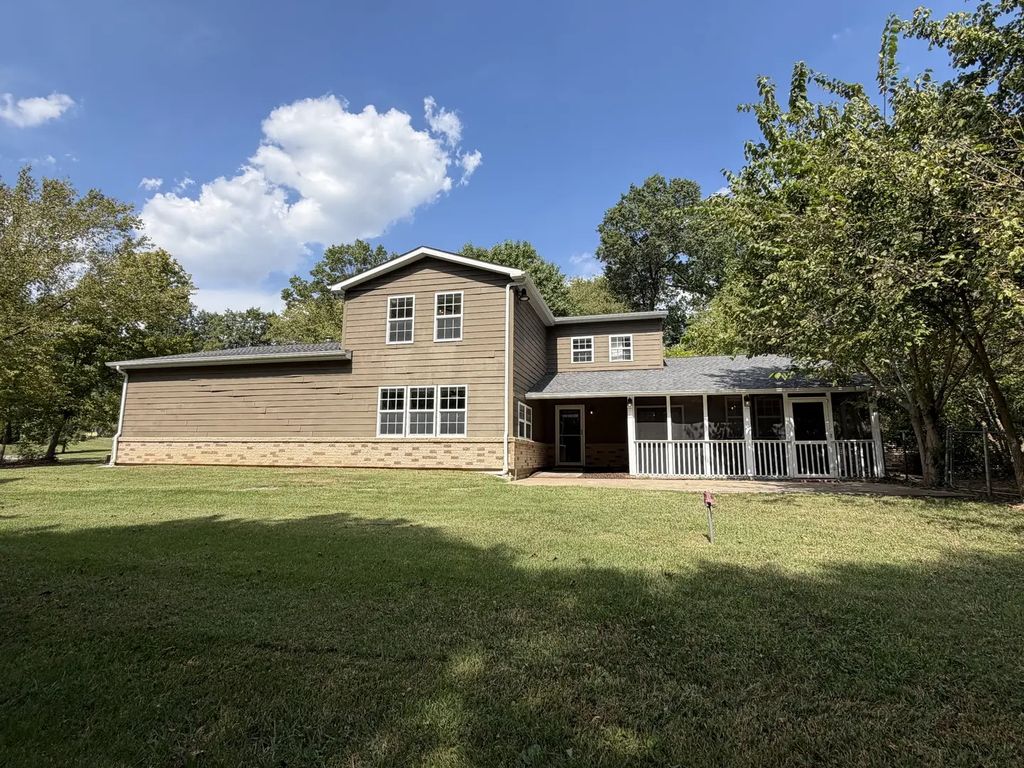 1591 N Reed Station Road, Carbondale