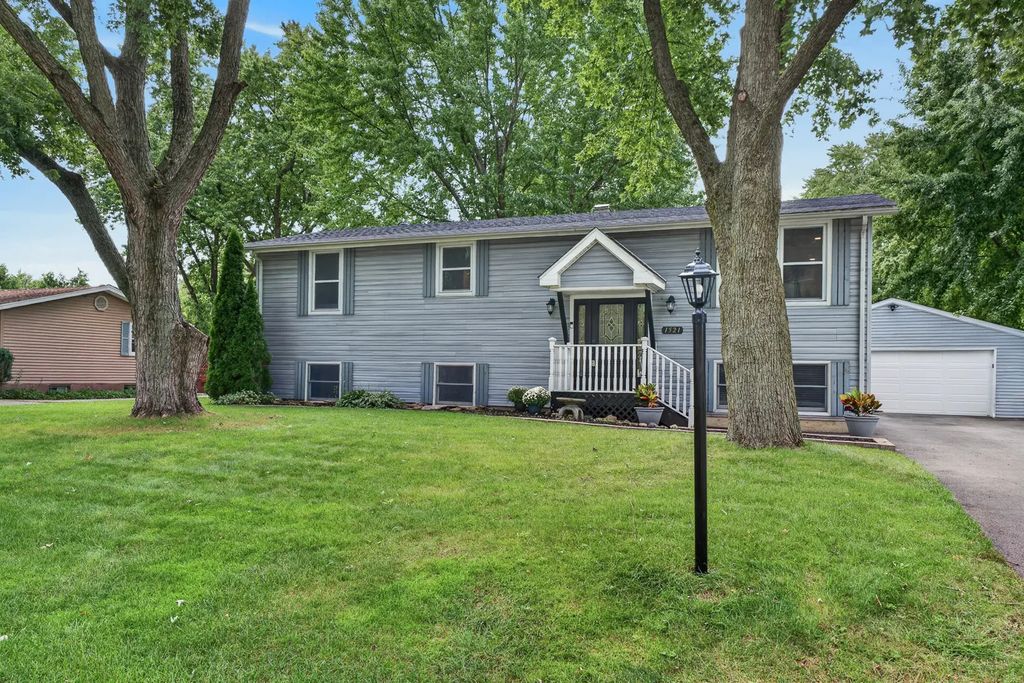 1521 Surrey Road, Batavia