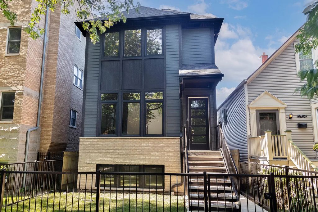 1716 W Berwyn Avenue, Chicago