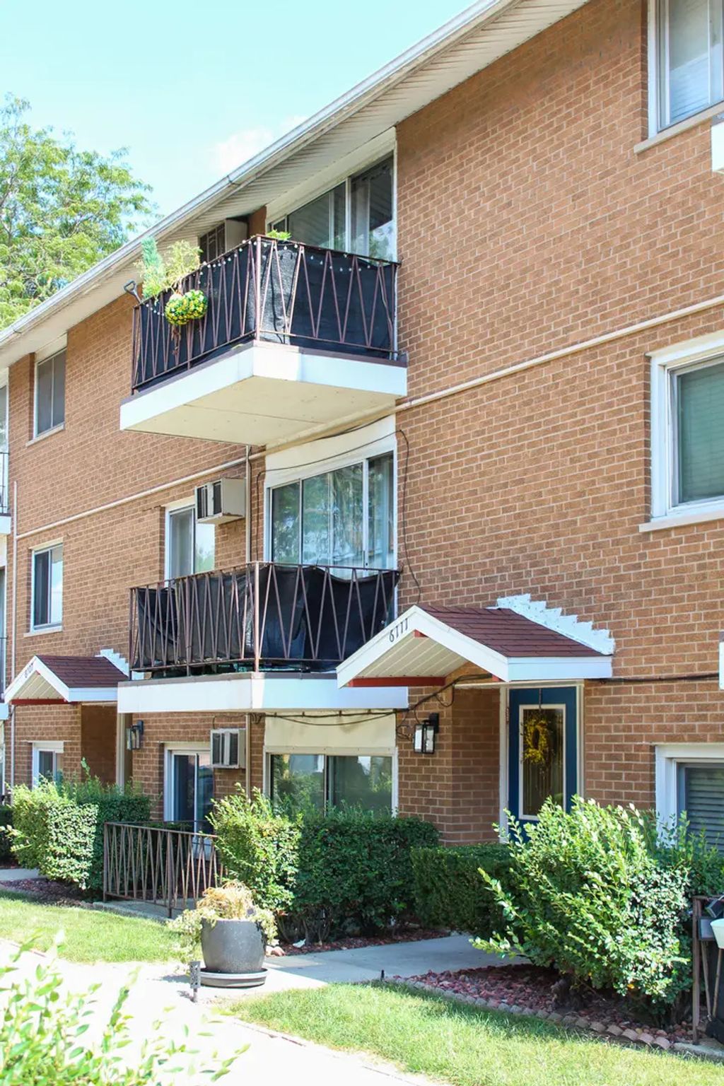6111 W 64th Place 3, Chicago